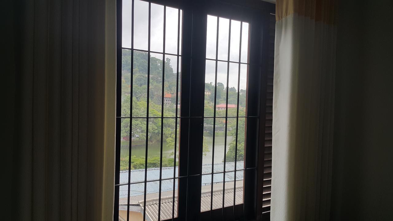Sarvodaya Samma Vaasa Residence Канди Екстериор снимка