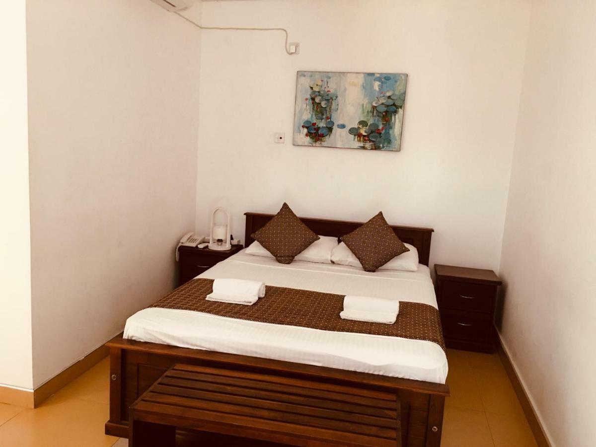 Sarvodaya Samma Vaasa Residence Канди Екстериор снимка