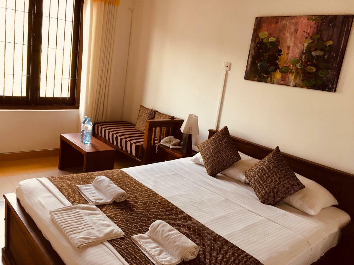 Sarvodaya Samma Vaasa Residence Канди Екстериор снимка
